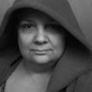 Meet your Posher, Dina